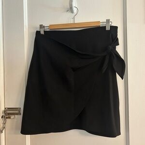 LOFT Women’s S Rayon Blend Black Mini Skirt Side Tie